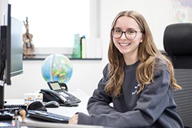 Julia Schmer, Buchhaltung